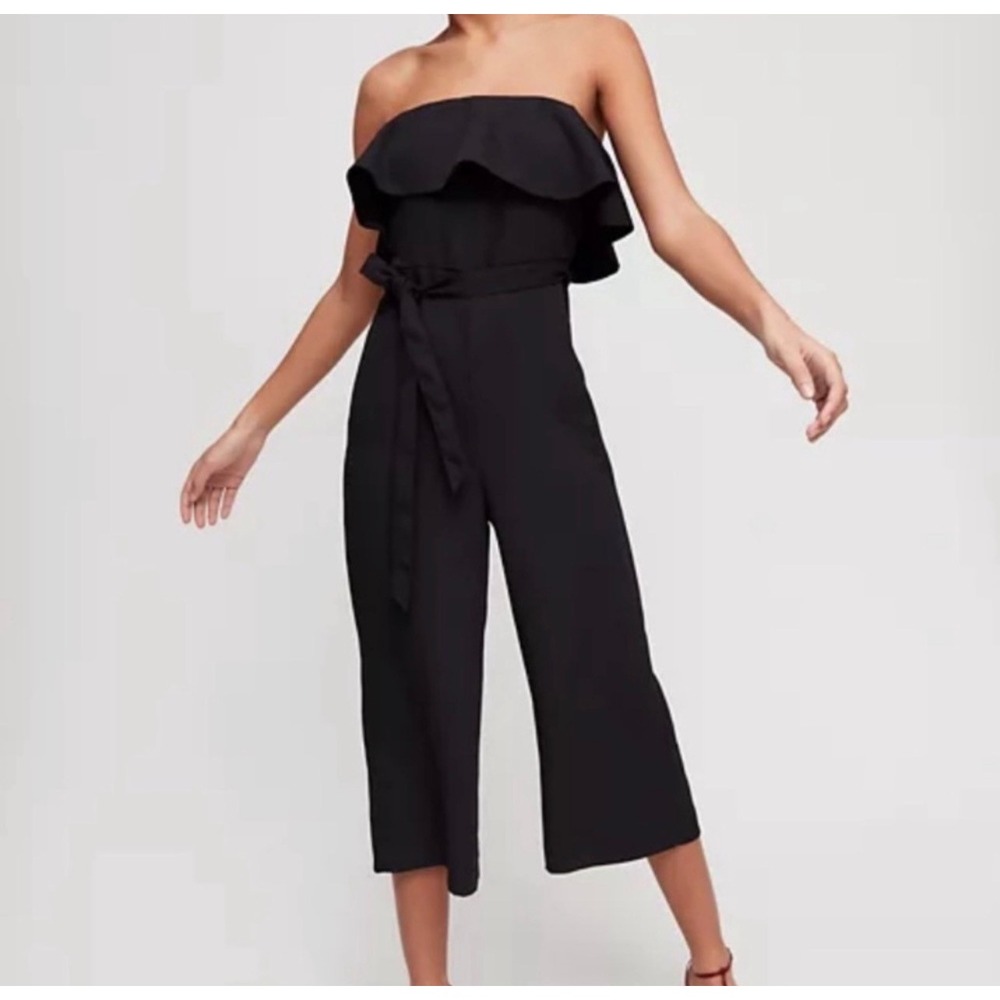Aritzia Babaton Flutter Strapless Wide Leg Jumpsuit Preppy Minimalist Size 8